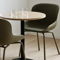 Normann Copenhagen Armlehnstuhl Hyg oliv