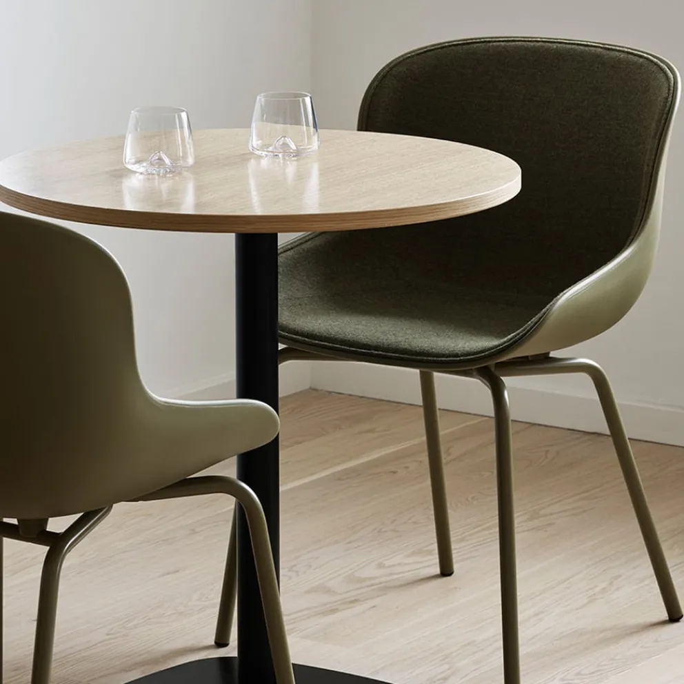 Normann Copenhagen Armlehnstuhl Hyg oliv