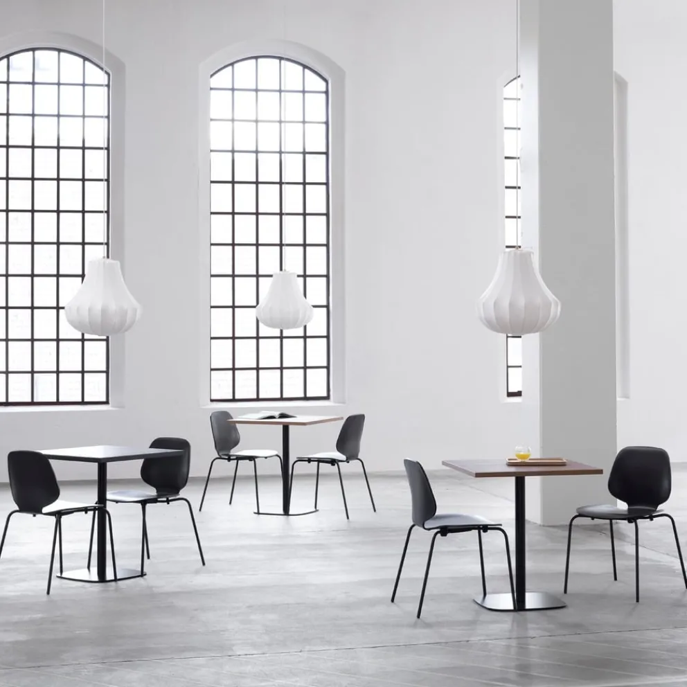 Normann Copenhagen Bartisch Form eichefarbig