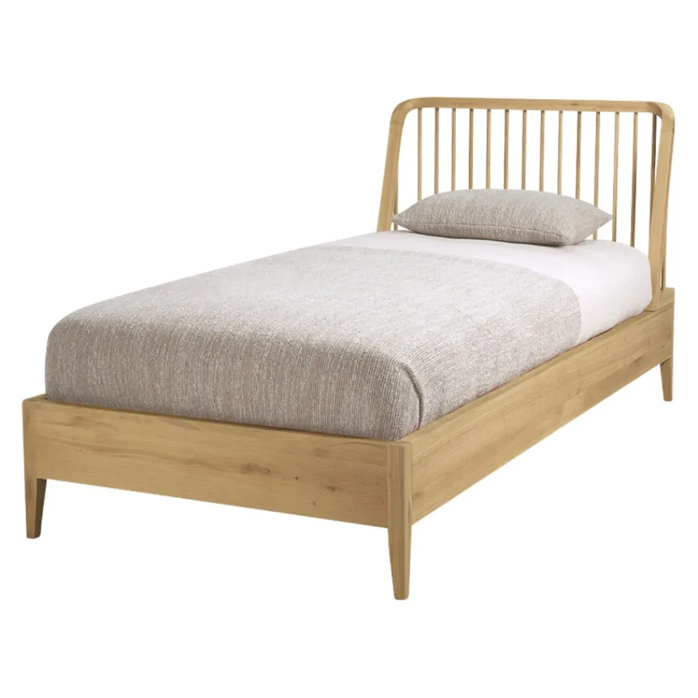 Ethnicraft Bett Spindle eichefarbig Clearance