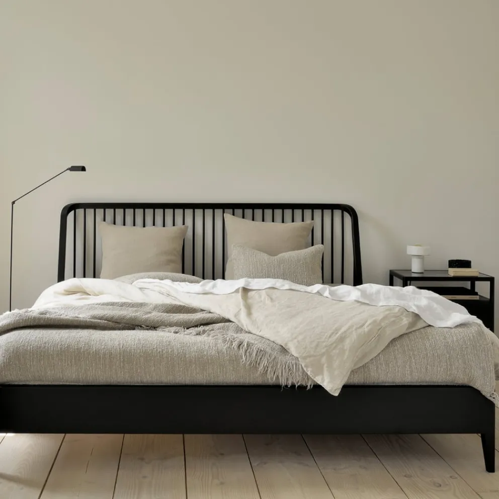 Ethnicraft Bett Spindle schwarz Discount