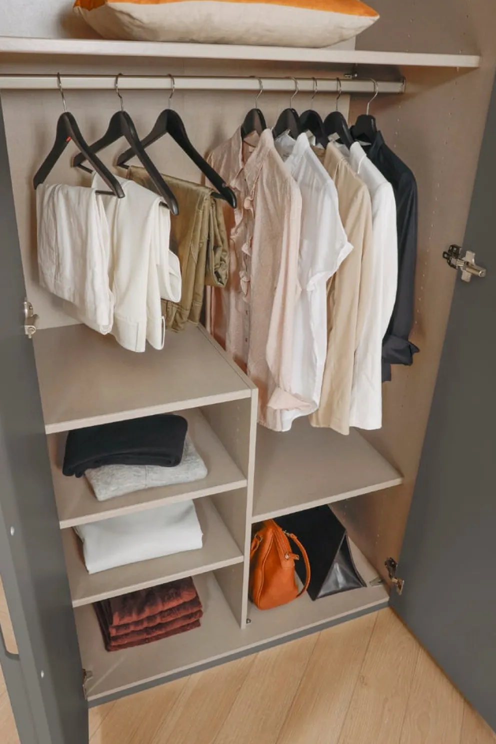 Novel Drehtürenschrank Skat Graphit Hot