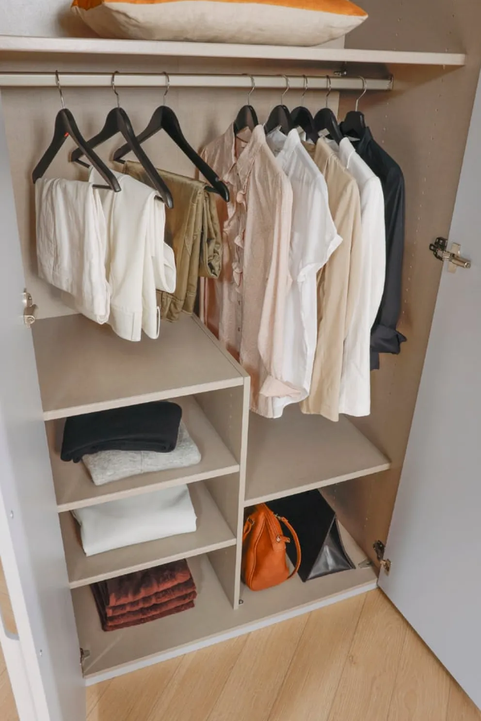 Novel Drehtürenschrank Skat Seidengrau Sale
