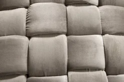 Novel Hocker Art L