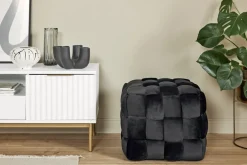 Novel Hocker Art S Best