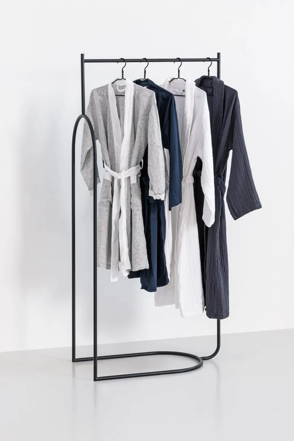 atelier pfister Kleiderständer Gams schwarz