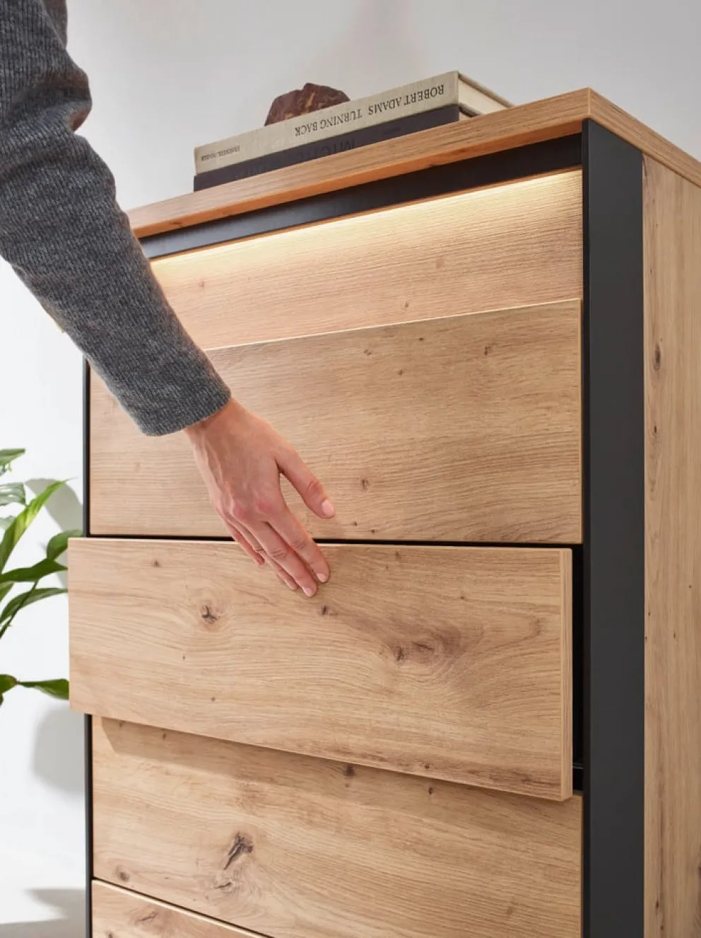 Voleo Kommode Edra eichefarbig, schwarz Clearance