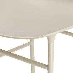 Normann Copenhagen Stuhl Form seidengrau Hot