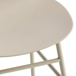 Normann Copenhagen Stuhl Form seidengrau Hot
