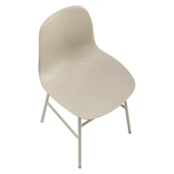 Normann Copenhagen Stuhl Form seidengrau Hot