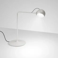 Artemide Tischleuchte Ixa grau, weiss Clearance